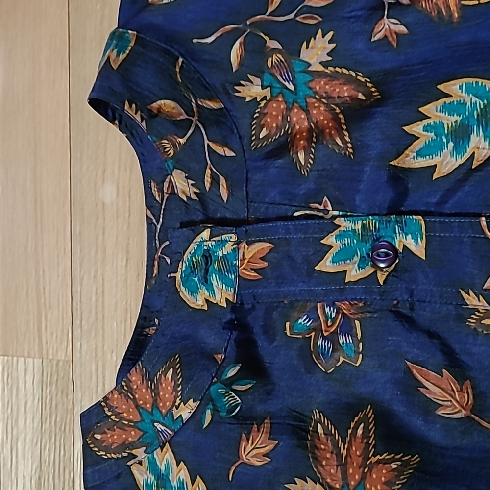 ¹SHAPELY BLOUSE - Picture 3 of 6